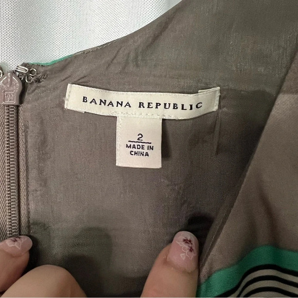 Banana Republic Casey Stripe Silk Sheath Dress. - size 2 - Picture 11 of 16